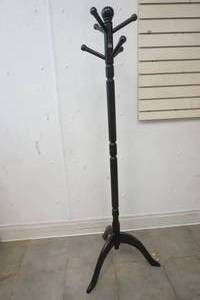lot 24 image: Coat rack