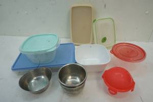 lot 49 image: Tupperware storage, stainless bowls and other