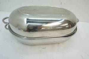 lot 102 image: Revere ware  roaster