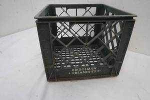 lot 103 image: Bridgeman milk crate