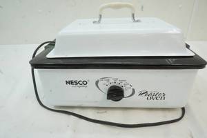 lot 109 image: Nesco roaster oven
