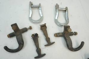 lot 128 image: tow hooks
