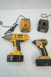 lot 138 image: DeWalt tools