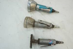 lot 139 image: air tools