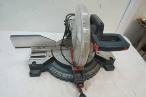 lot 175 image: Bosch compound miter saw