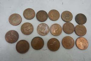 lot 228 image: Canadian pennies