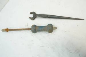 lot 253 image: Tools