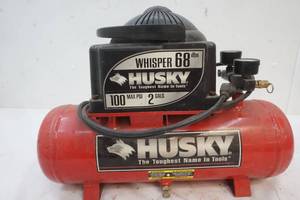 lot 275 image: Husky air compressor