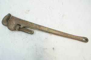 lot 289 image: Pipe wrench