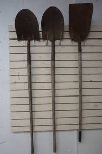 lot 291 image: Shovels
