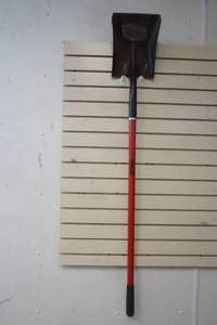 lot 305 image: shovel