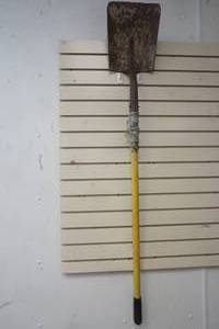 lot 306 image: shovel