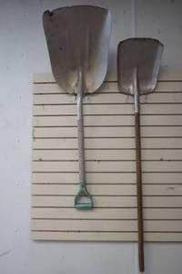 lot 308 image: shovels