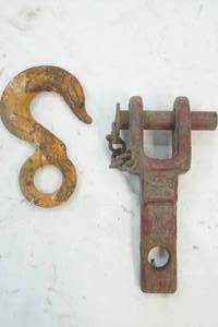 lot 314 image: Hitch
