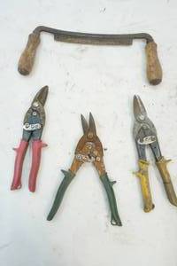 lot 327 image: utility snips
