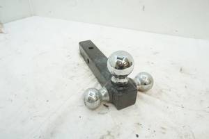 lot 363 image: Hitch