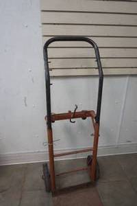 lot 370 image: utility cart