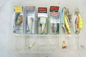 lot 376 image: Shimano tackle case, tackle