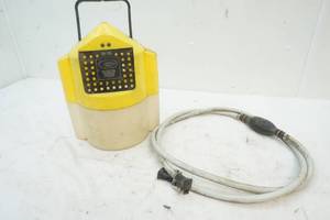lot 386 image: live bait bucket