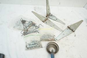 lot 415 image: Hinges