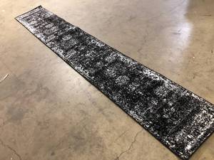 Unique Loom Sofia Casino Black 2 0 x 13 0 Runner Rug Costumer Returns See Pics