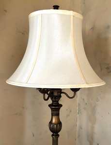 lot 76 image: Stylish Floor Lamp