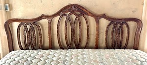 lot 11 image: Beautiful Vintage King Bed Frame