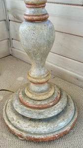 lot 86 image: Delightfully Distressed Floor Lamp