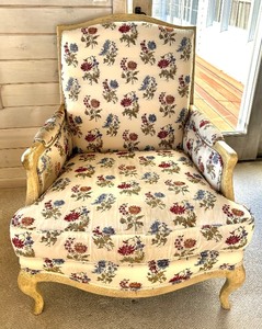 lot 88 image: Vintage Hendredon Floral Accent Chair
