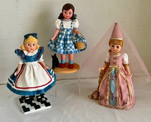 lot 54 image: (3) Madame Alexander Classic Collectible Figurines Including Madame Alexander Classic Collectible Dorothy