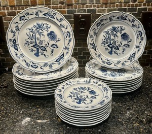 lot 23 image: Beautiful Blue Danube China Service for 8
