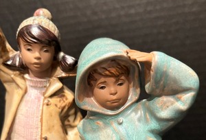 lot 133 image: Lladro Ahoy There Figurine, Retired