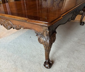 lot 24 image: Elegant Hendredon Coffee Table