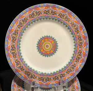 lot 141 image: Variety of Mid Sized Plates by Mikasa, Stoke and World Market