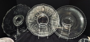 lot 142 image: Crystal and Clear Glass Serving Items