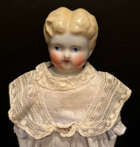 lot 148 image: Darling Vintage Doll