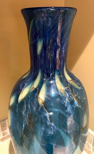 lot 25 image: Amazing Signed Art Glass Vase