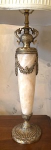 lot 155 image: Stunning Table Lamp