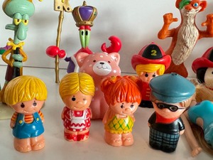 lot 283 image: Variety of Vintage Collectible Toy Figurines