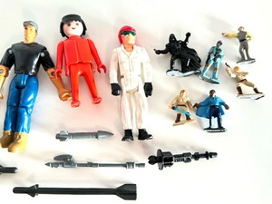 lot 277 image: Variety of Vintage Action Figurines