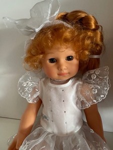 lot 276 image: Two Gtz Dolls