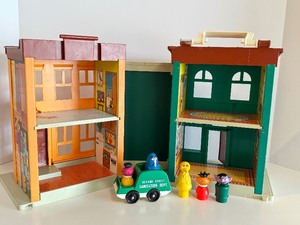 lot 224 image: Vintage Fisher Price Play Family Sesame Street