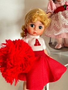 lot 227 image: (5) Collectible Madame Alexander Dolls including Madame Alexander Bessy Brooks Doll