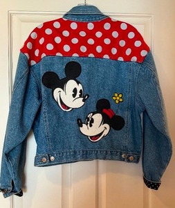lot 206 image: Vintage Jou Jou Made Exclusively for Disney Vintage Mickey & Minnie Denim Jacket