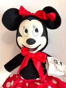 lot 202 image: Vintage GUND 12  Plush Minnie Mouse Figurine