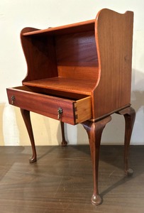 lot 195 image: Petite Vintage Wooden Desk with Drawer