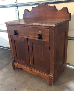 lot 230 image: Charming Vintage Wooden Commode