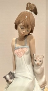lot 238 image: Bedtime Lladro Figurine