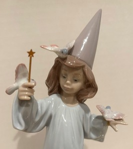 lot 244 image: Magical Moment Lladro Figurine