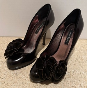 lot 259 image: Heeled Shoes by Nanette Lepore